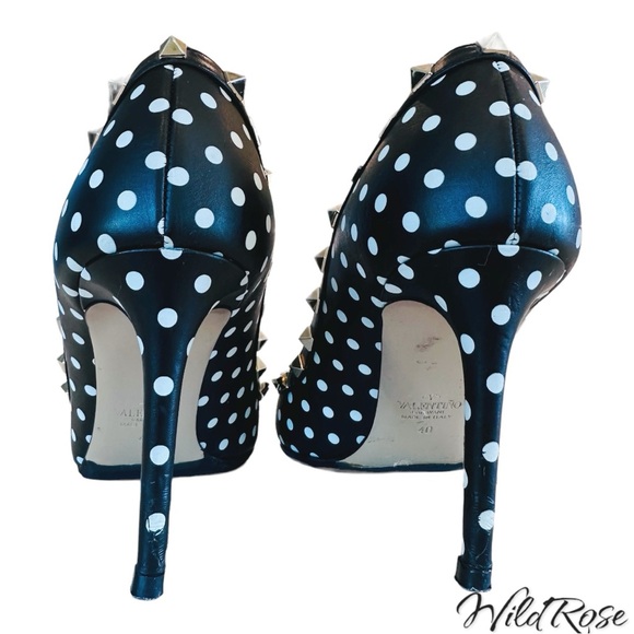 VALENTINO GARAVANI BLACK & WHITE POLKADOT ROCKSTUD POINTY TOE HEELS SZ 40 - Picture 10 of 17